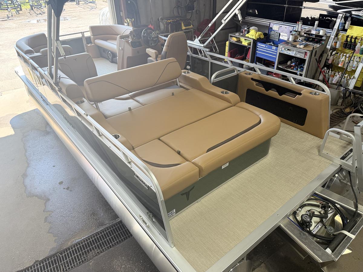 2026 Tahoe Pontoons Sport 2385 Swingback (VRB) & Honda 4-Stroke EFI
