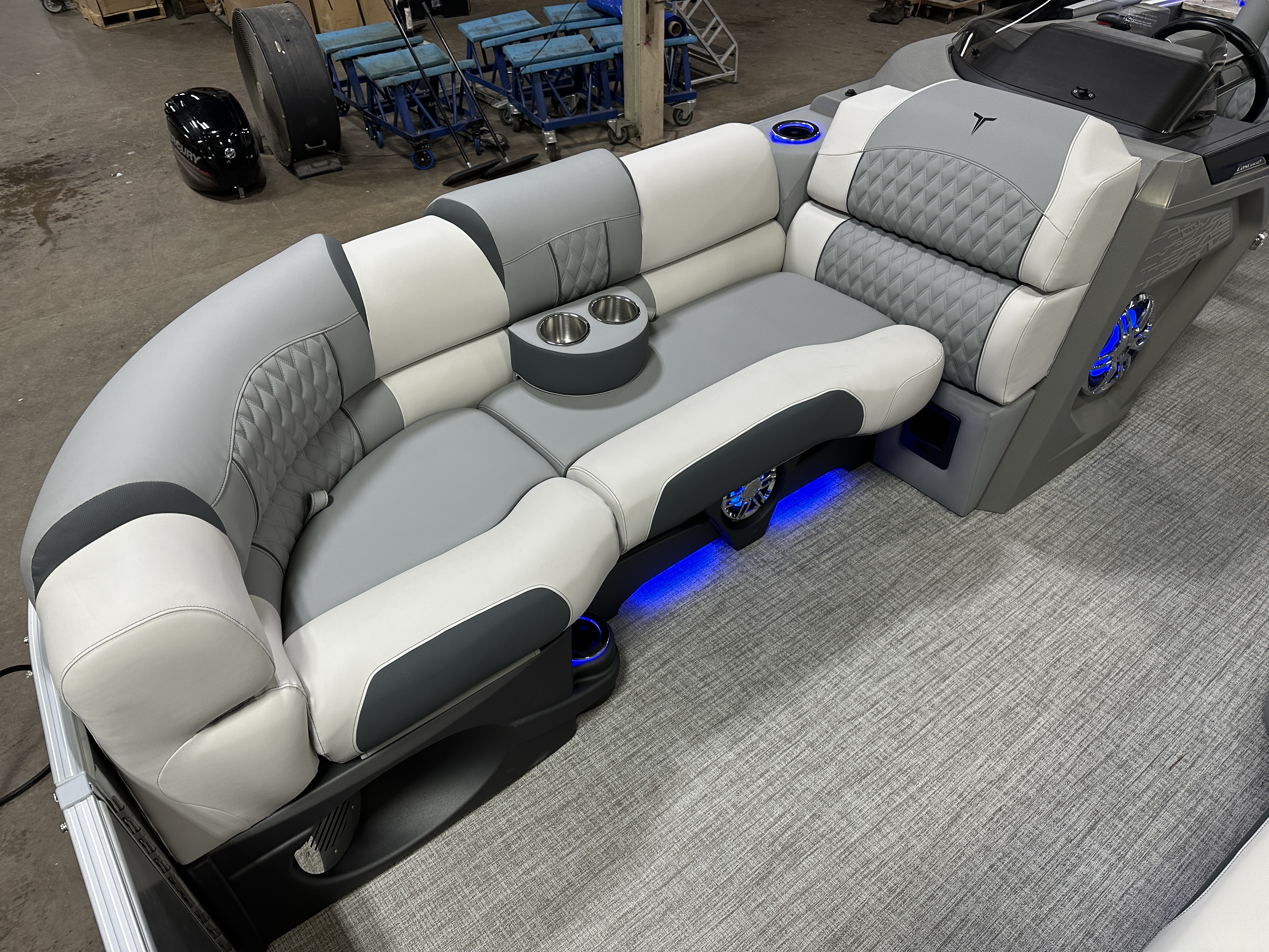 2025 Tahoe Pontoons Cascade 2385 Cruise Rear Bench (CRB) & Honda 4-Stroke EFI