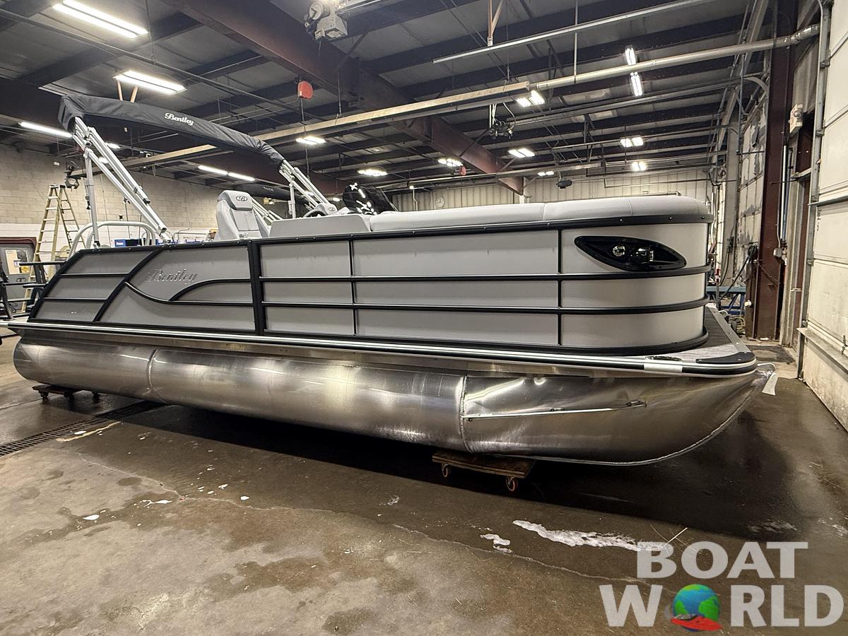 2026 Bentley Pontoons Legacy 220 Swingback 