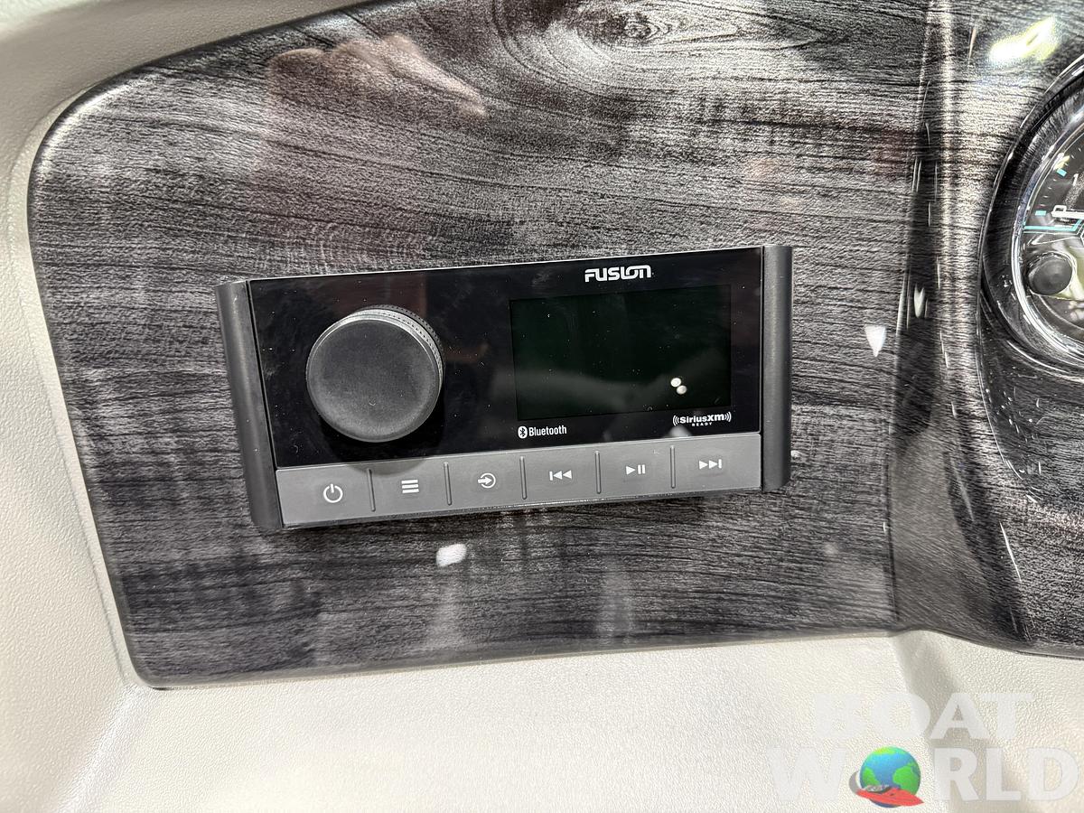 2026 Tahoe Pontoons LTZ 2385 Swingback (VRB) Tritoon