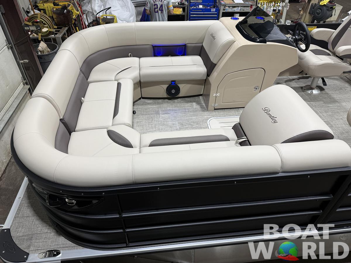 2026 Bentley Pontoons Legacy 223 Navigator Quad Lounge Tritoon