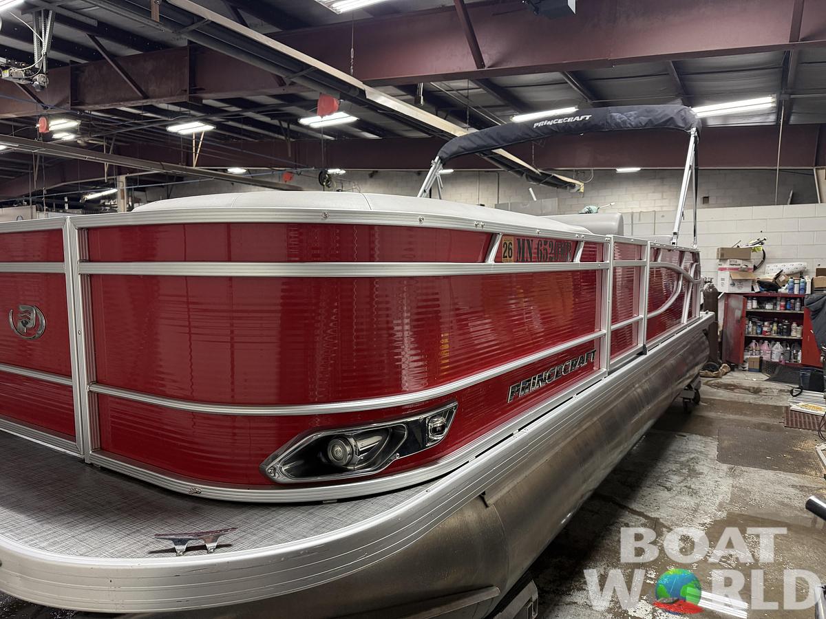 Used 2021 Princecraft Vectra 23 RL Dinette Swingback Pontoon & 115HP