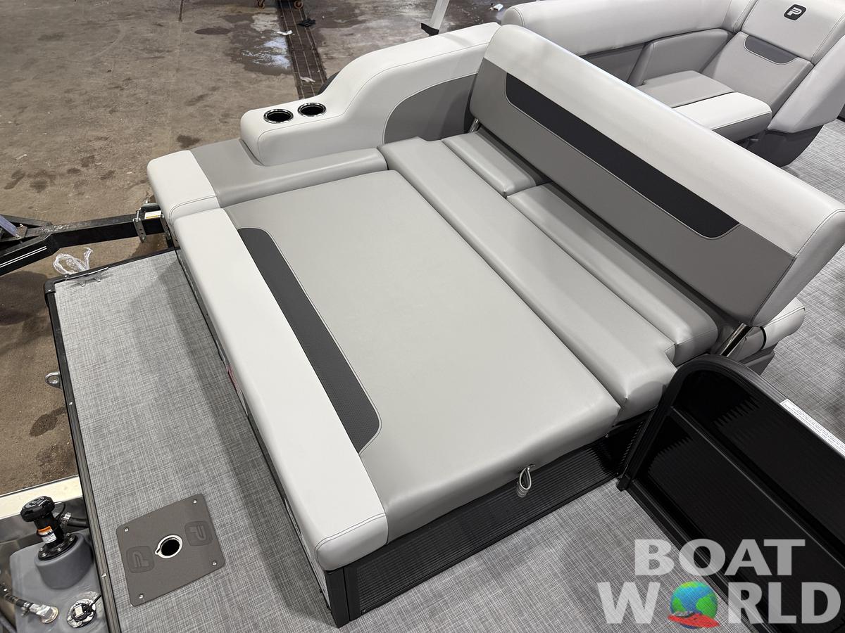 2026 Princecraft Vectra 21 RL Swingback Lounge $31995