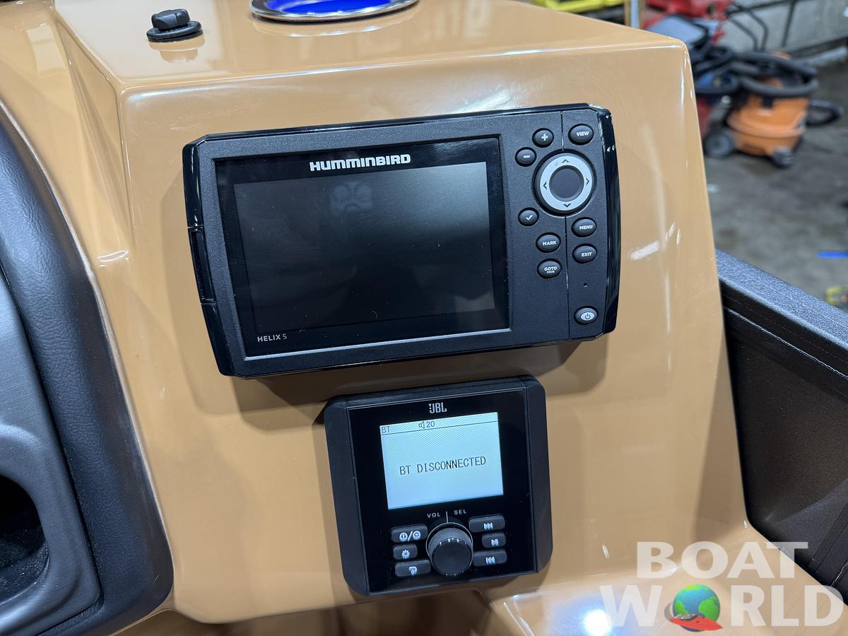 2026 Bentley Legacy 300HP Navigator Quad Lounge Tritoon $67995