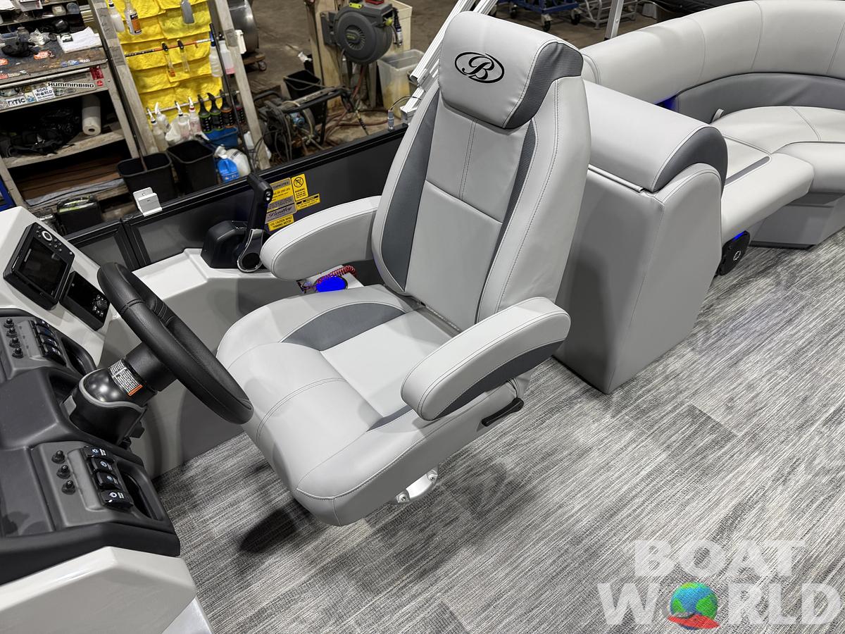 2026 Bentley Pontoons Legacy 220 Navigator DL Quad Lounge