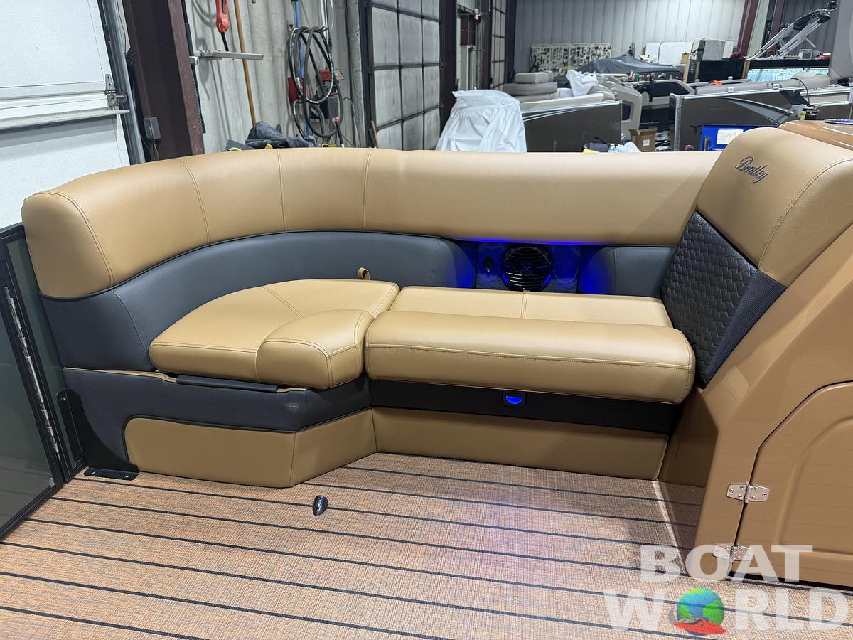 2026 Bentley Pontoons Elite 223 Swingback Tritoon & 200HP 
