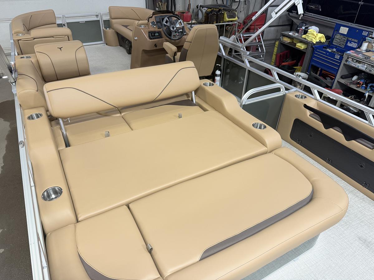 2026 Tahoe Pontoons Sport 2385 Swingback (VRB) & Honda 4-Stroke EFI
