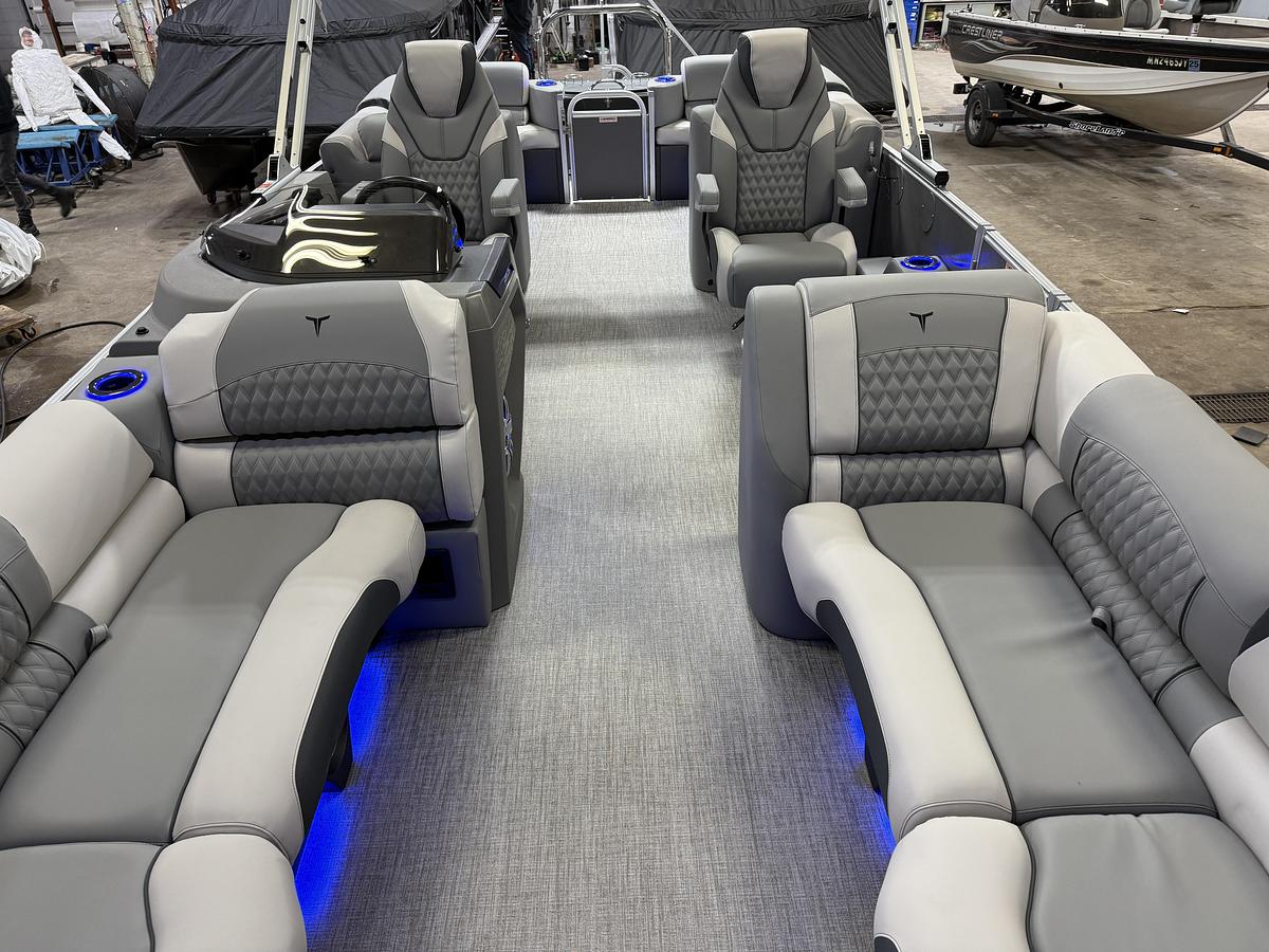 2025 Tahoe Pontoons Cascade 2385 Quad Lounge Tritoon & 225HP 4-Stroke