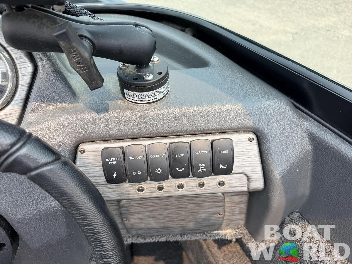 Used 2017 Alumacraft Competitor 165 Sport & 90HP Suzuki 4Stroke -$24,995