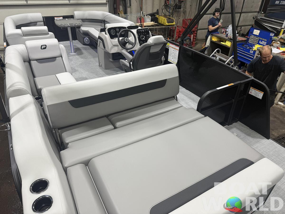 2026 Princecraft Vectra 23 RL Swingback Lounge Pontoon