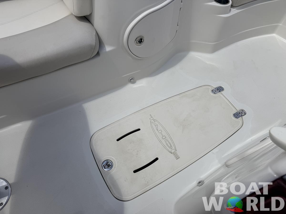 Used 2011 Tahoe 215 Xi Deck Boat & 220HP Mercruiser V8 -$17,995