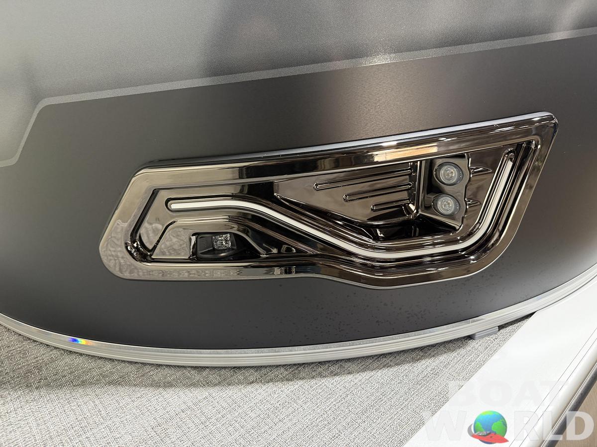 2026 Tahoe Sport VRB 2385 Swingback & 4-Stroke $34995