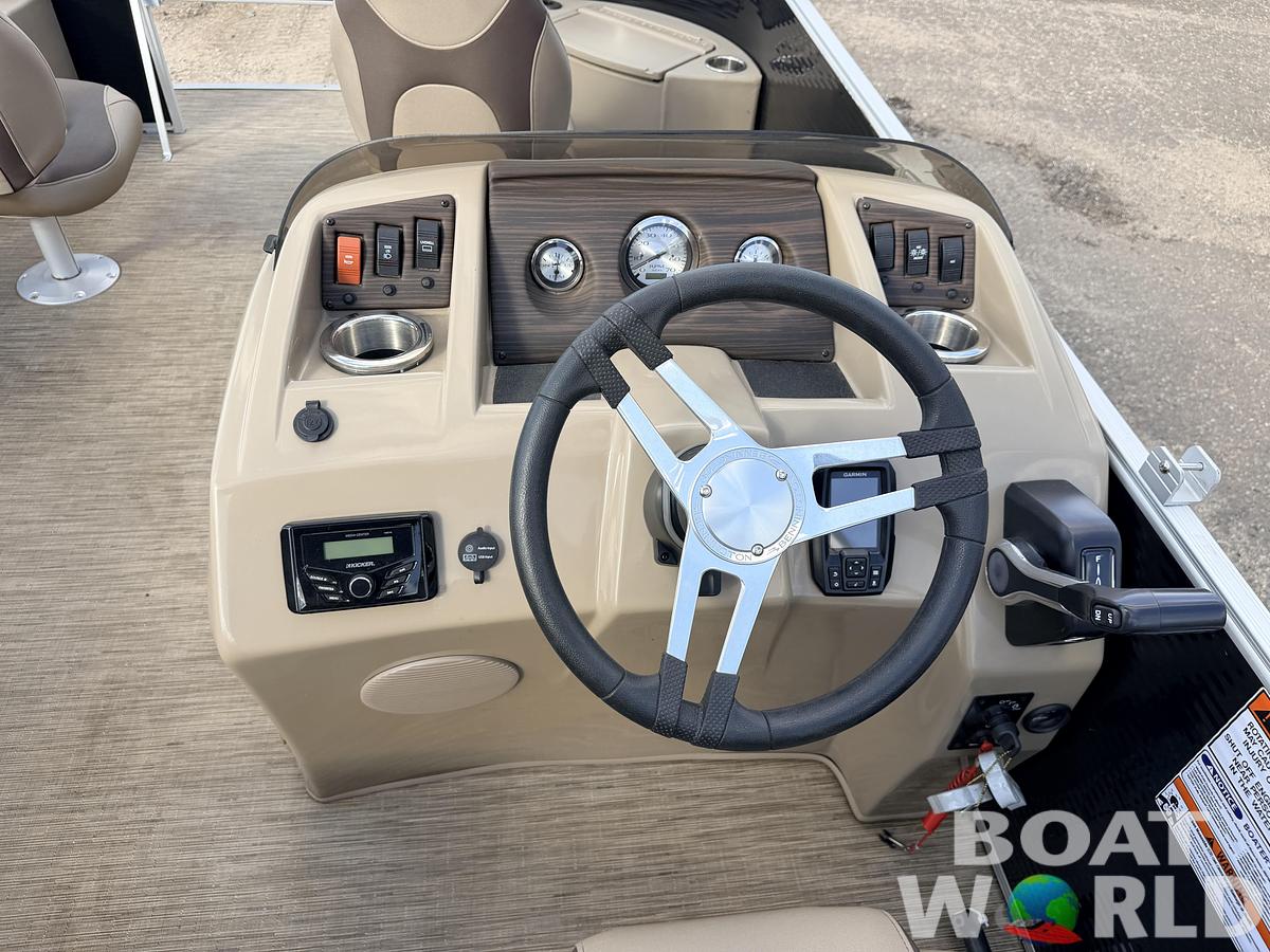 Used 2023 Bennington S20 F & 70HP Suzuki 4Stroke -$27,995