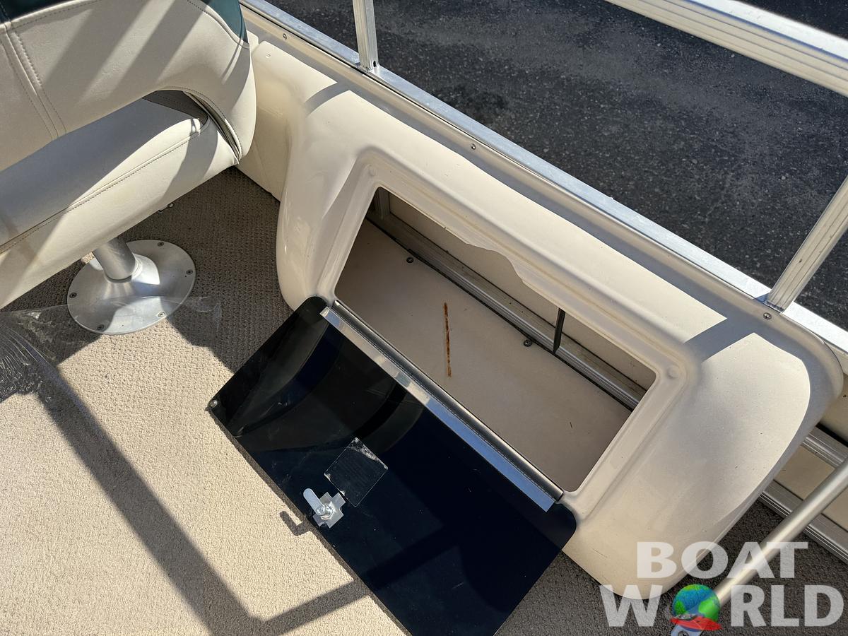 Used 2004 Sweetwater 2222 DF Pontoon