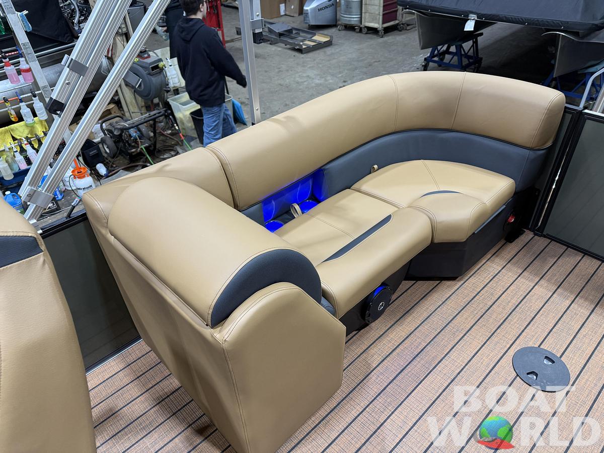 2026 Bentley Legacy 223 Navigator DL Quad Lounge Tritoon $51995