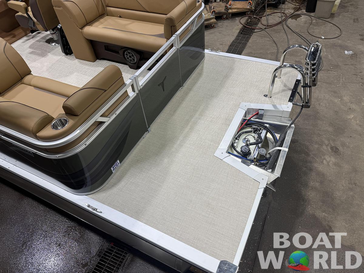 2026 Tahoe Pontoons Sport 2180 Quad Lounge