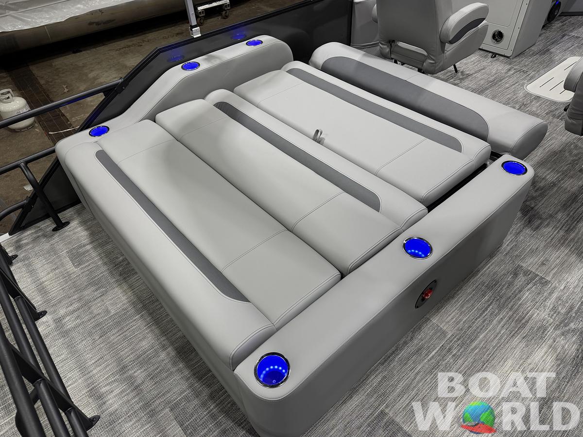 2026 Bentley Pontoons Legacy 223 Swingback Tritoon 