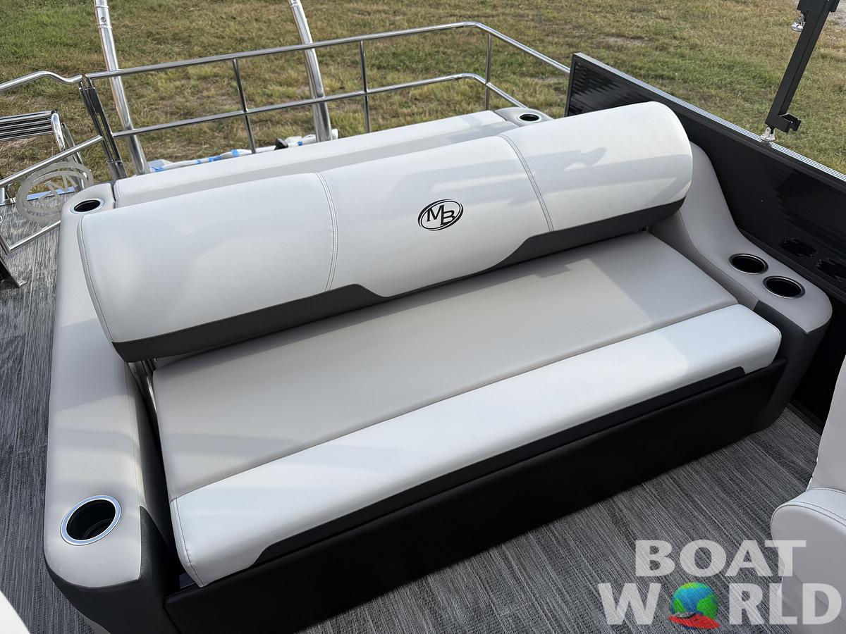 2026 Montego Bay 8522 Swingback Deluxe Pontoon 