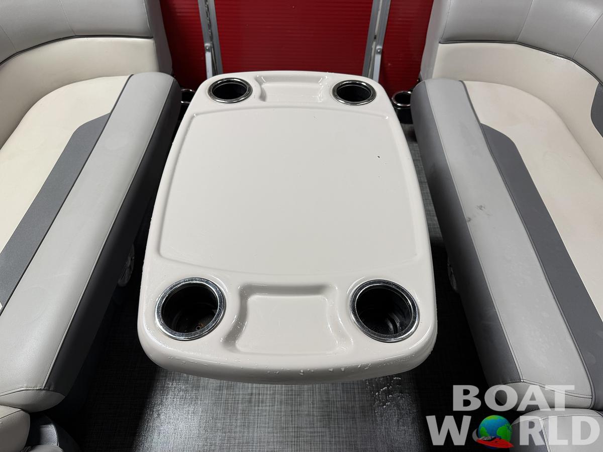 Used 2021 Princecraft Vectra 23 RL Dinette Swingback Pontoon & 115HP