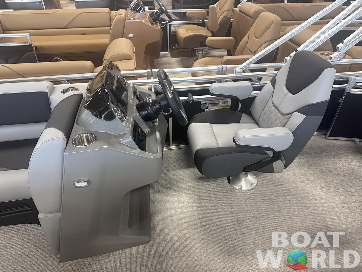 2027 Tahoe Sport VRB 2180 Swingback & 4-Stroke $33995