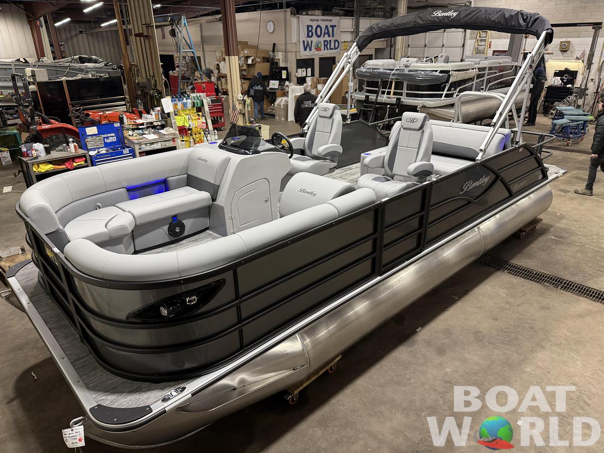 2026 Bentley Pontoons Legacy 220 Swingback 