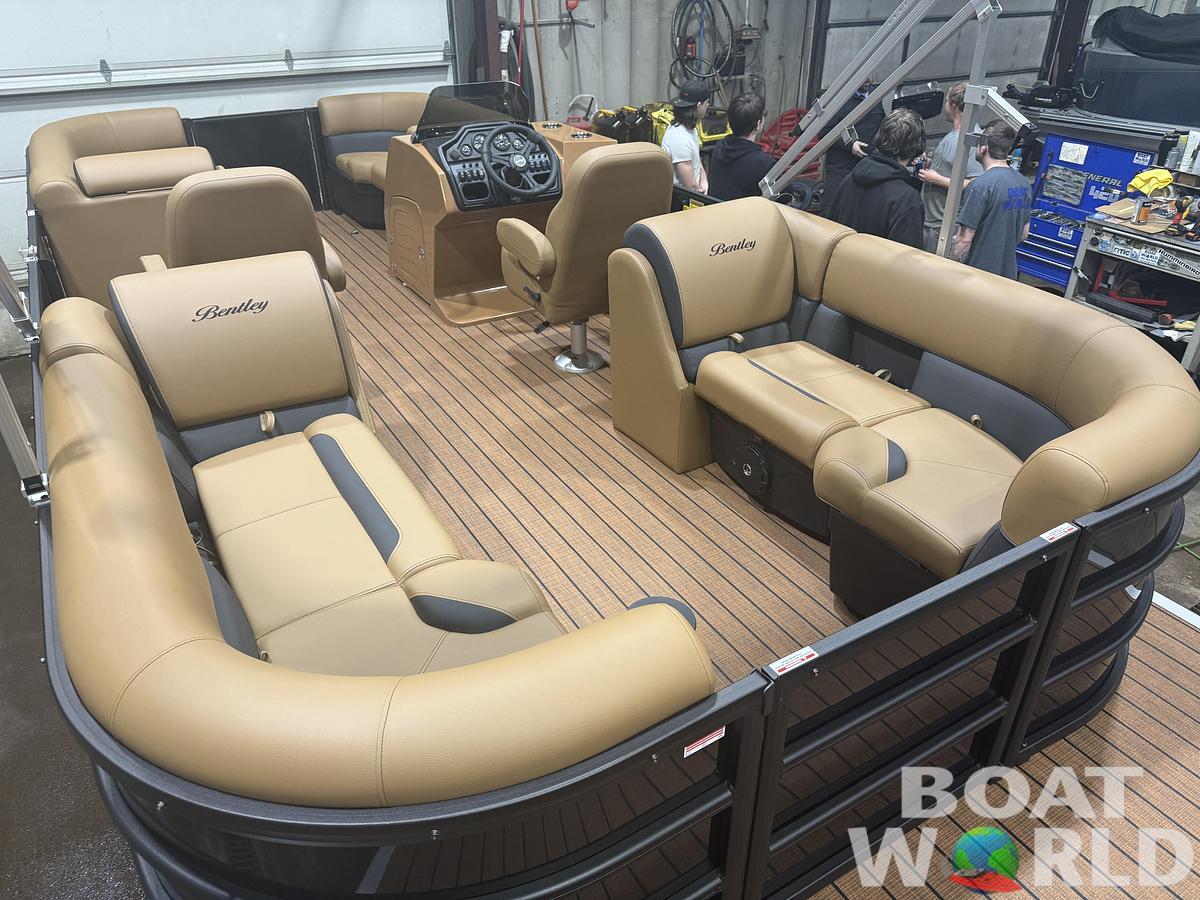 2026 Bentley Legacy 220 Navigator Quad Lounge Pontoon $36995