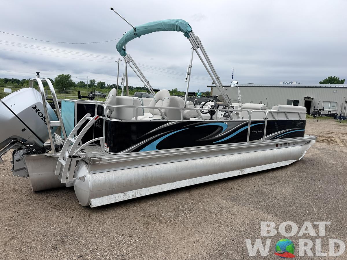 Used 2019 Qwest 822 LS Tritoon & 150HP Honda 4Stroke -$29,995