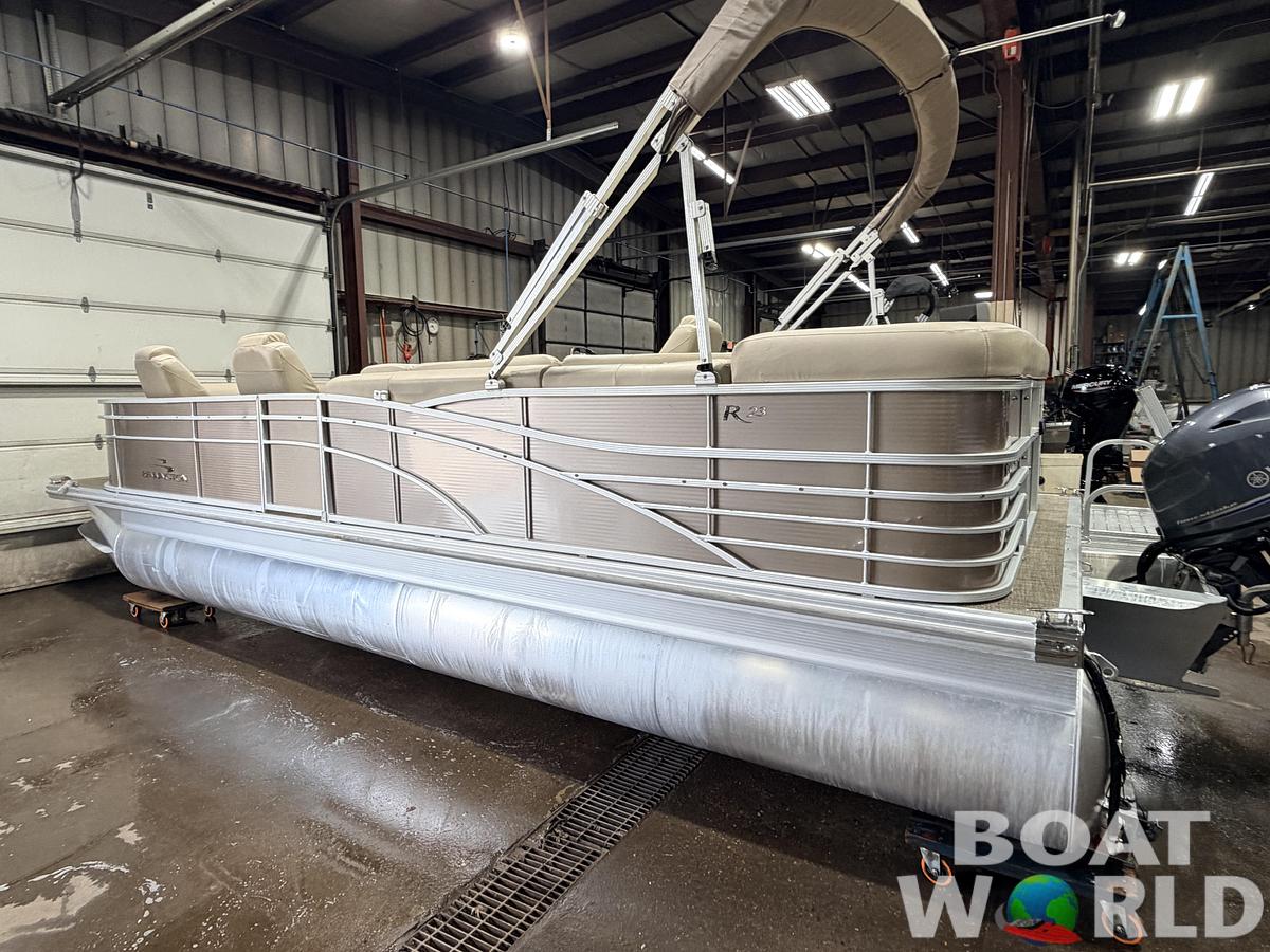 Used 2014 Bennington 2375RL & 70HP Yamaha 4Stroke - $21,995