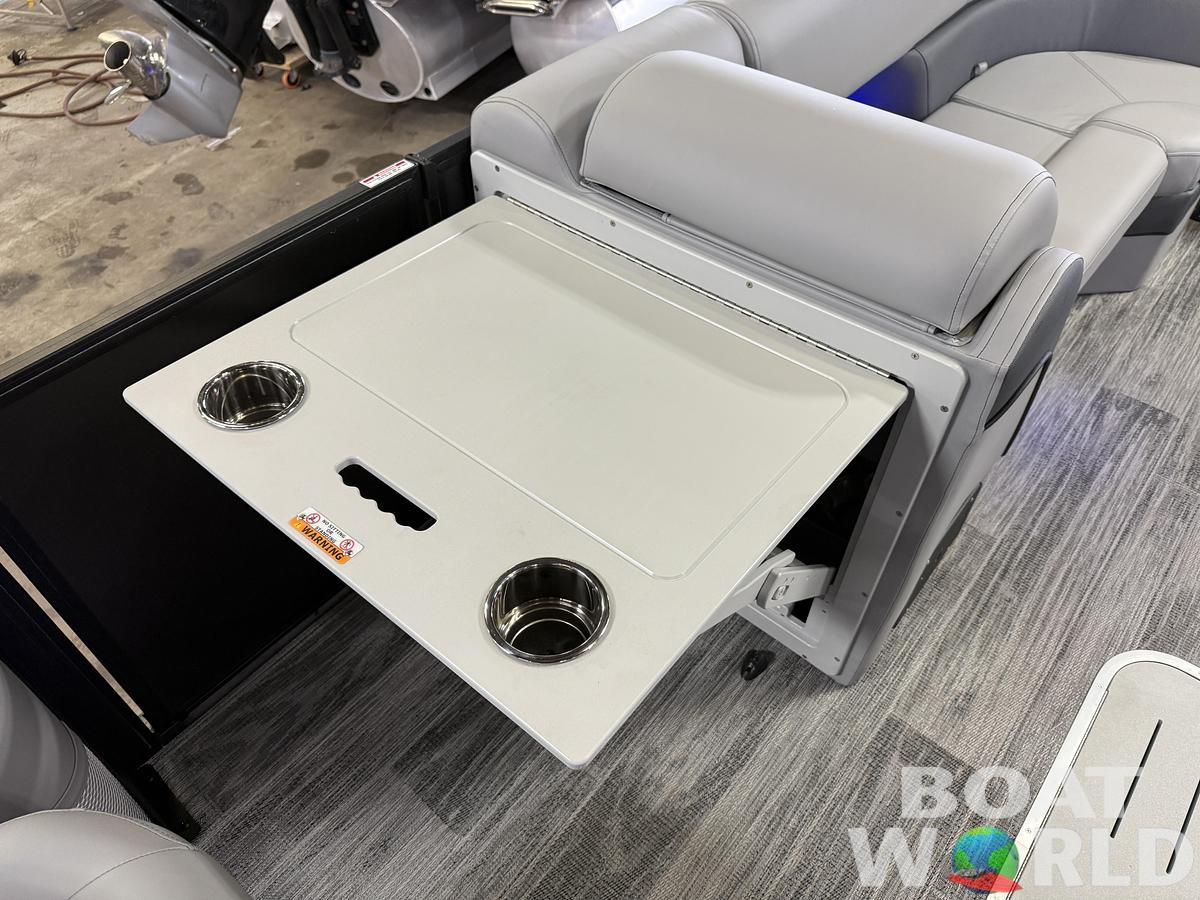 2026 Bentley Pontoons Elite 223 Swingback Tritoon