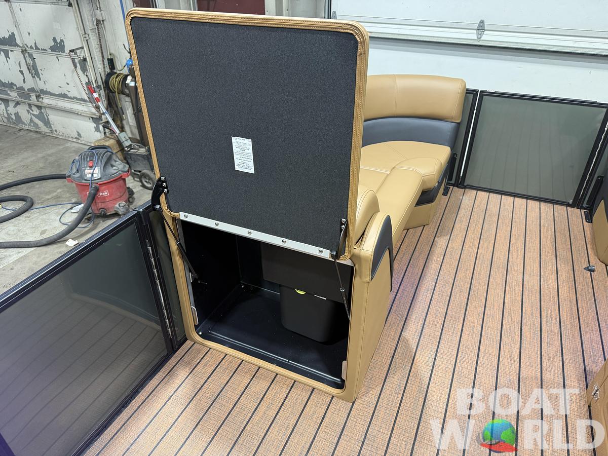 2026 Bentley Pontoons Elite 223 Swingback Tritoon & 200HP 