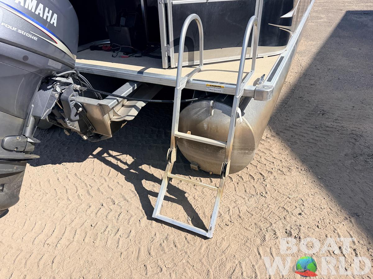 Used 2012 SunChaser 22 Fish 'N Cruise & 50HP Yamaha 4Stroke -$17,995