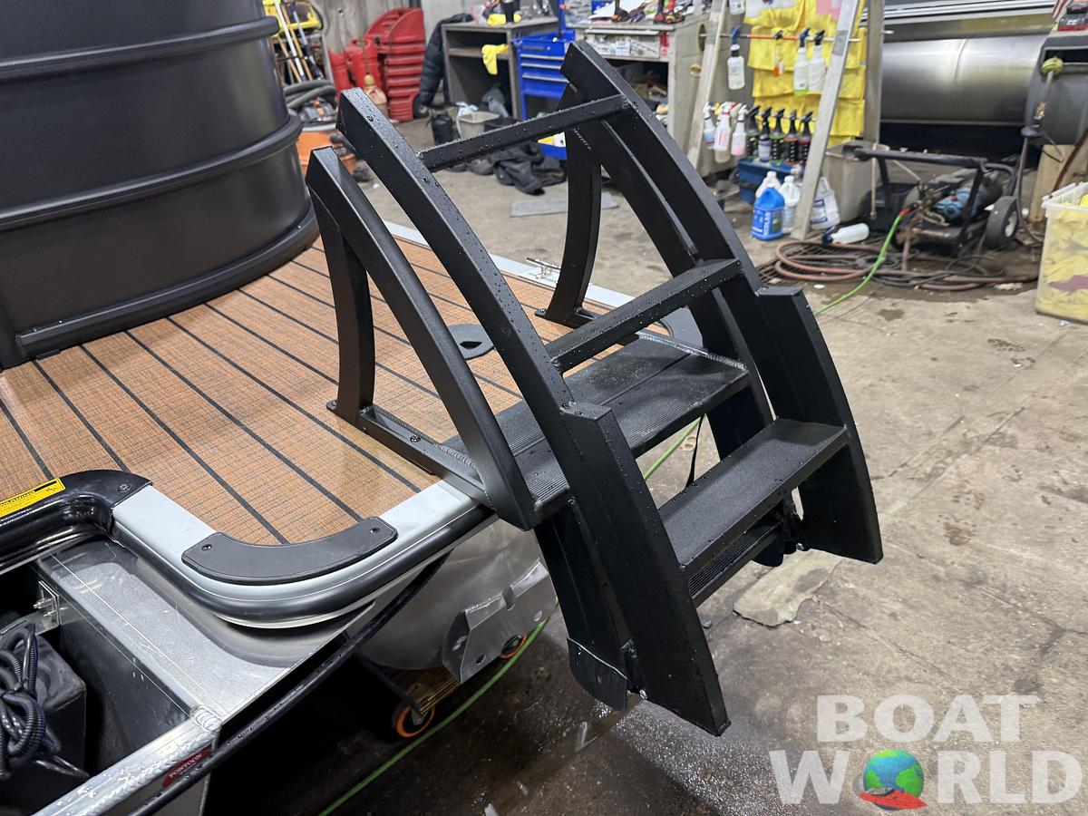 2026 Bentley Legacy 200 Navigator Quad Lounge $34995