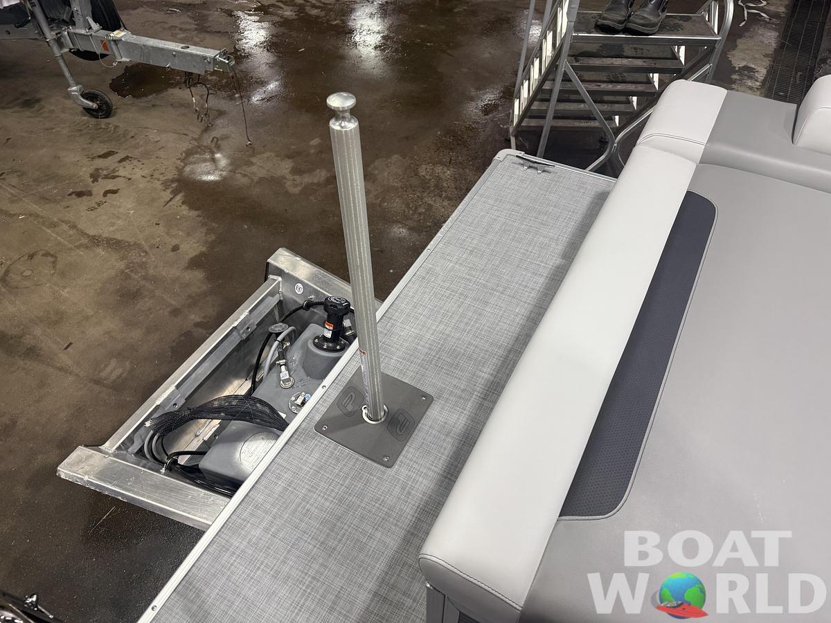 2026 Princecraft Vectra 23 RL SS Swingback Tritoon