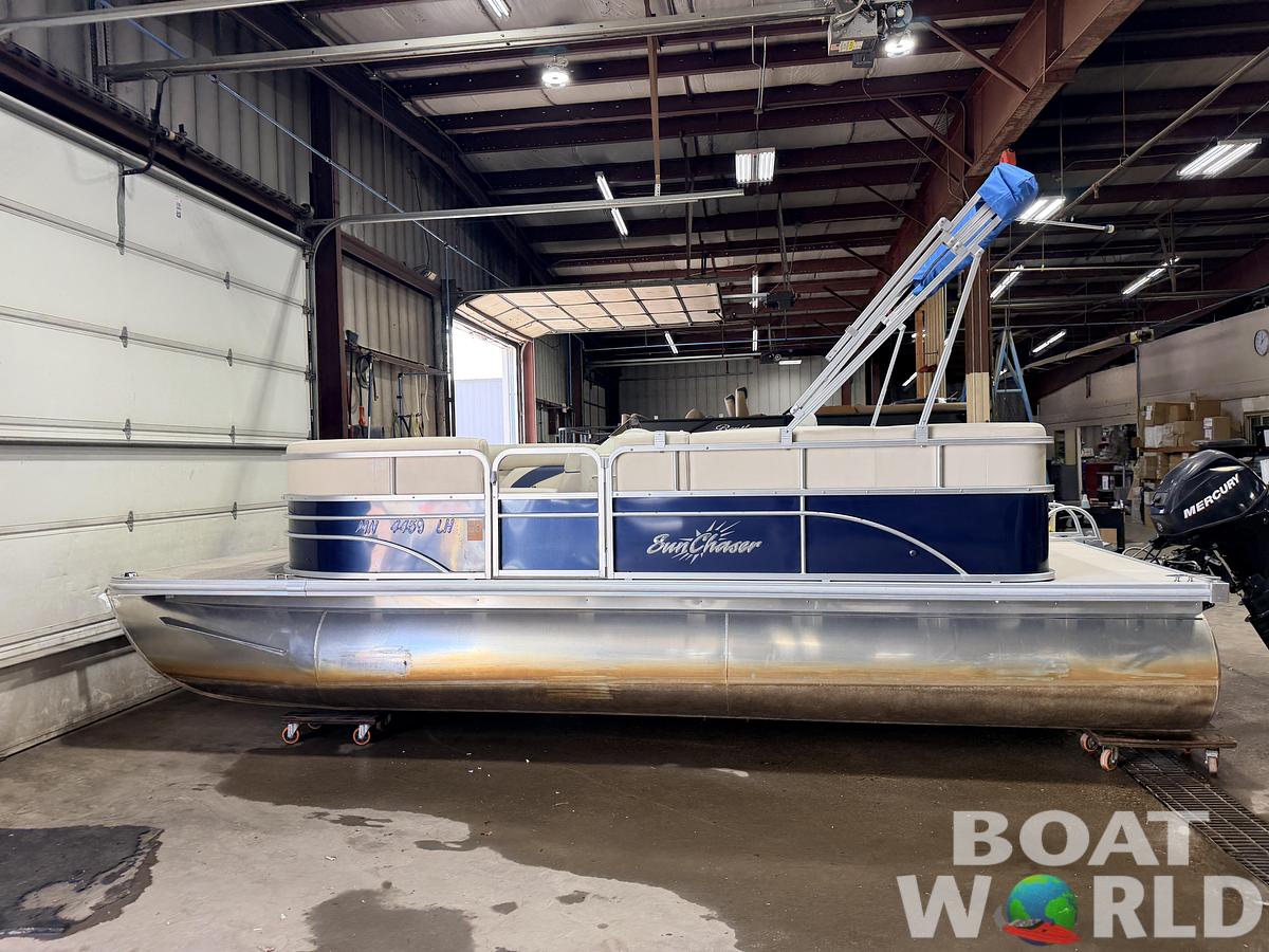 Used 2015 SunChaser 8520 Classic Cruise & 30HP Mercury 4Stroke EFI -$14,995
