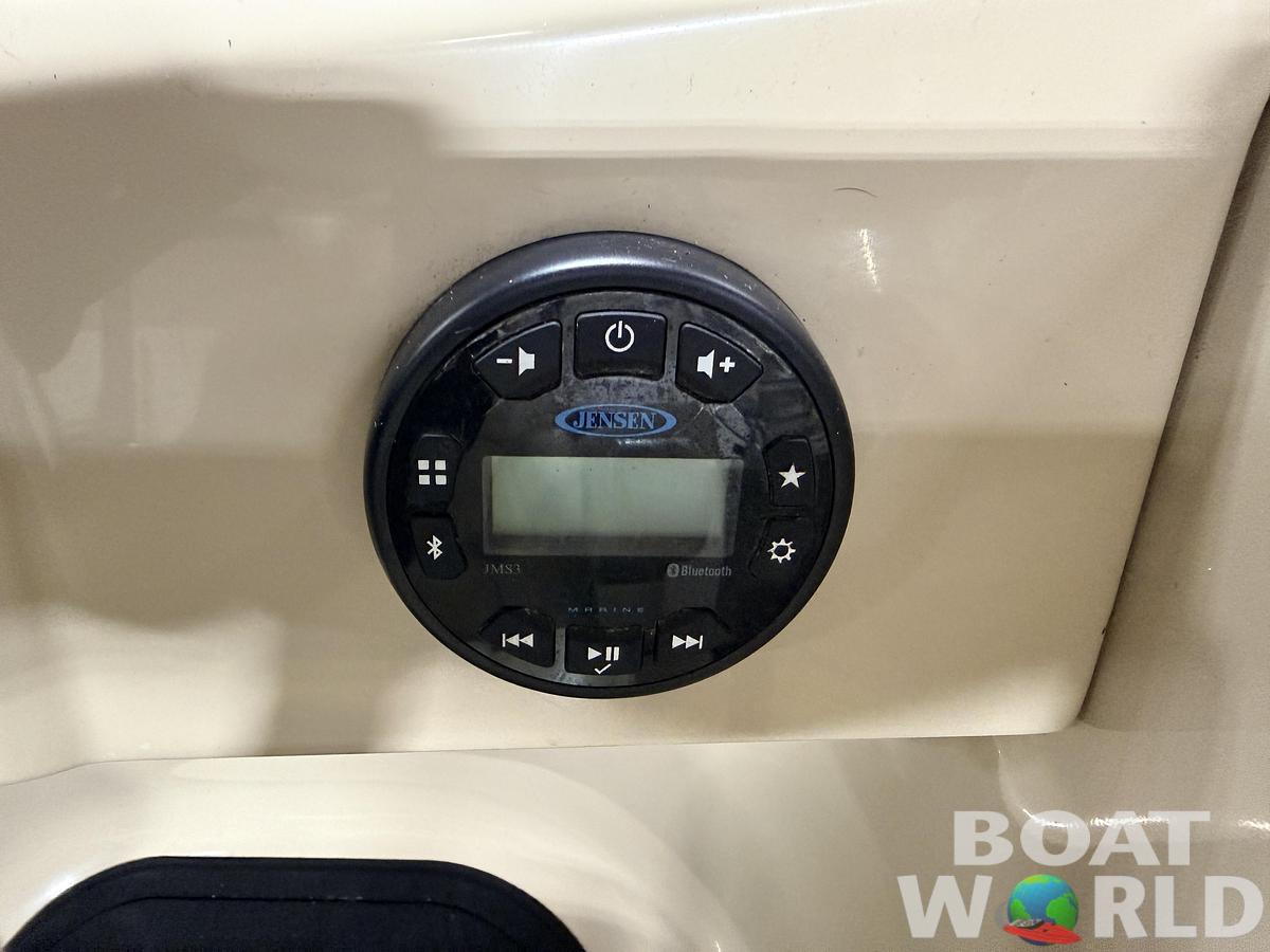 Used 2019 Sylvan MIrage 820 LZ Quad Lounge & 90HP Yamaha -$27,995