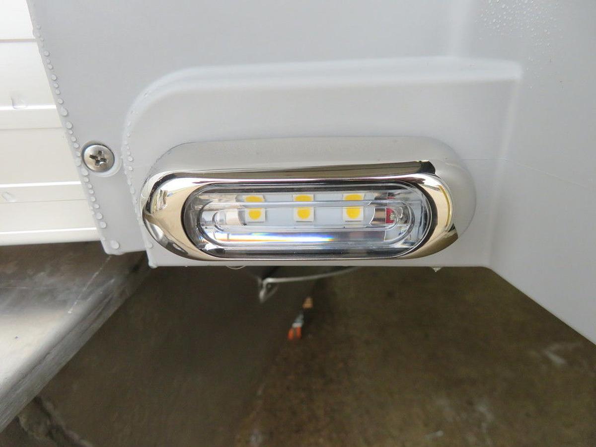 2025 Princecraft Vectra 21 RL Dinette Swingback Pontoon & Mercury 4-Stroke EFI