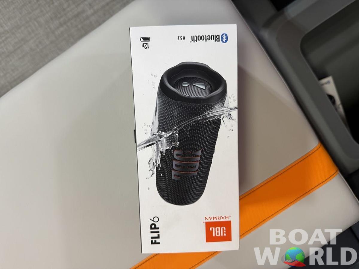 2025 Tahoe Pontoons Aura 2185 Quad Lounge & 90HP 4-Stroke EFI