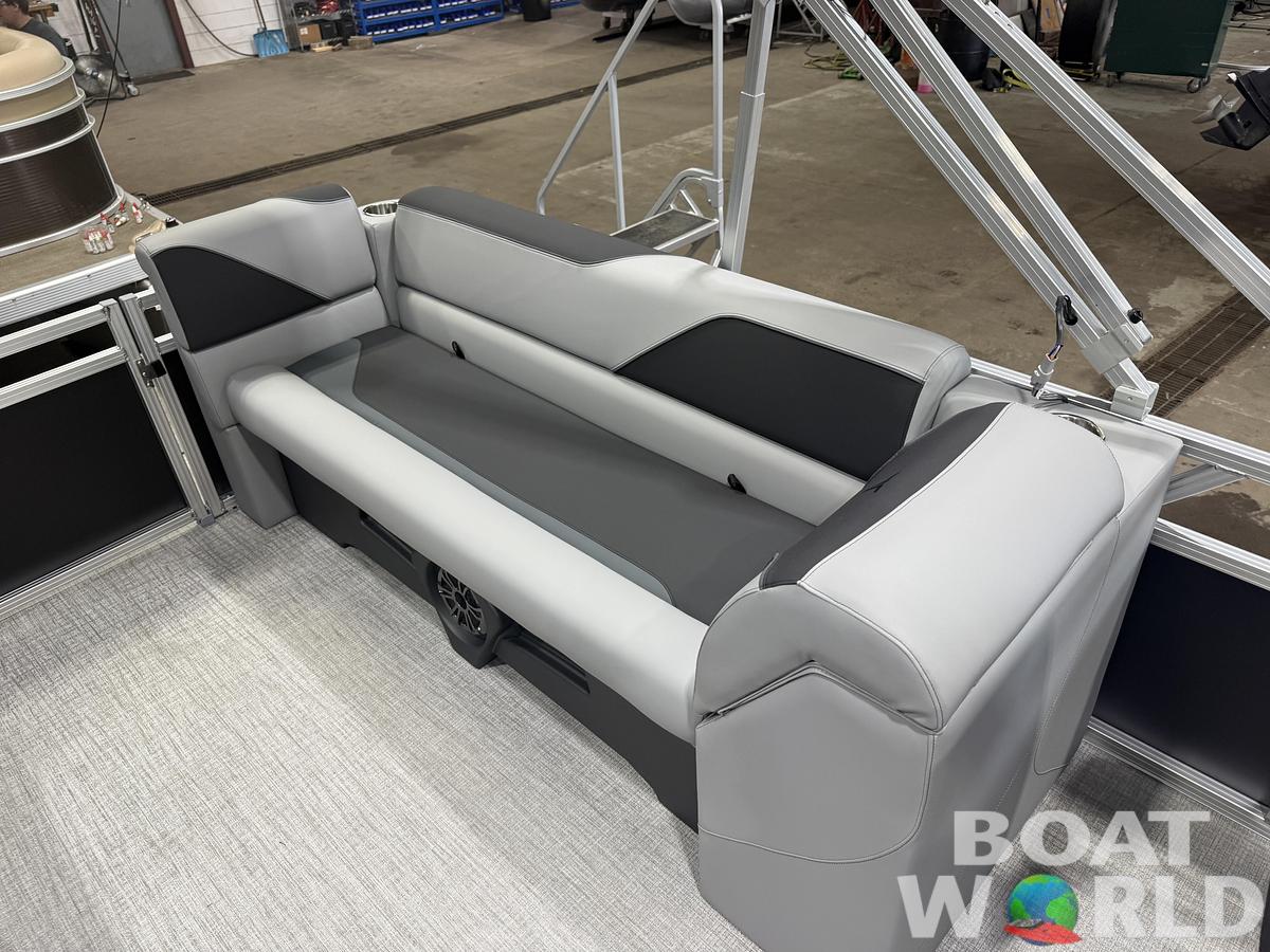 2027 Tahoe Sport 2380 Quad Lounge & 4-Stroke $32995