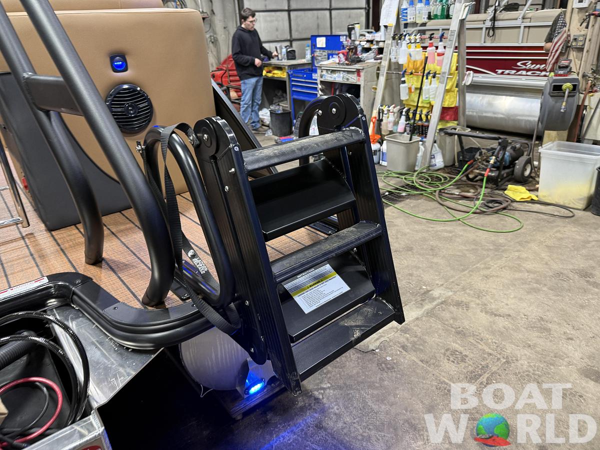 2026 Bentley Elite 223 Admiral Quad Lounge Tritoon $63995