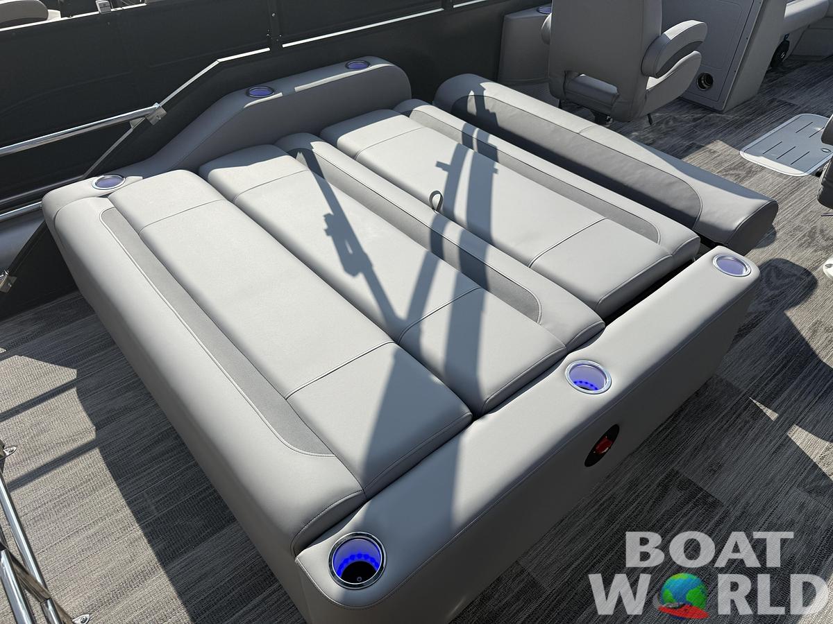 2026 Bentley Pontoons Legacy 223 Swingback Tritoon & Honda 4-Stroke EFI