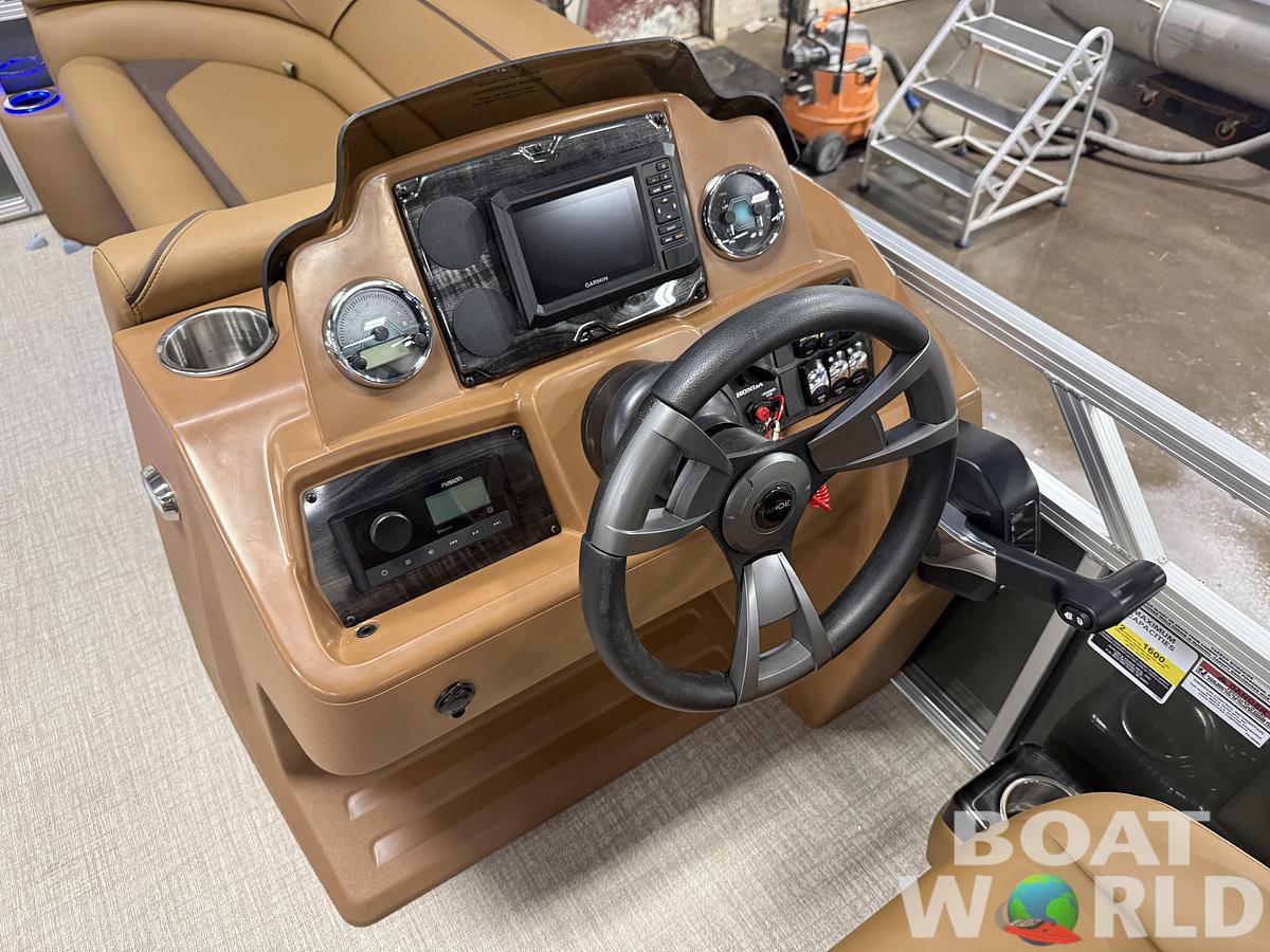 2026 Tahoe Sport 2385 Swingback (VRB) Tritoon