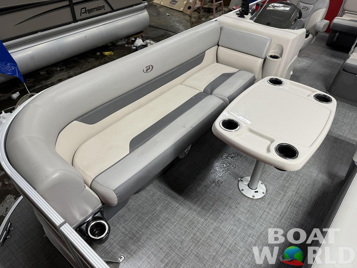 Used 2021 Princecraft Vectra 23 RL Dinette Swingback Pontoon & 115HP