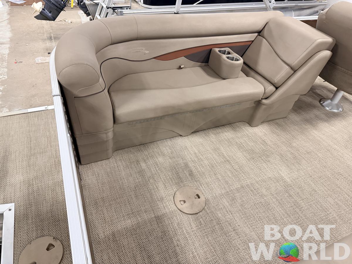 Used 2020 Bennington 22S Quad Lounge Pontoon