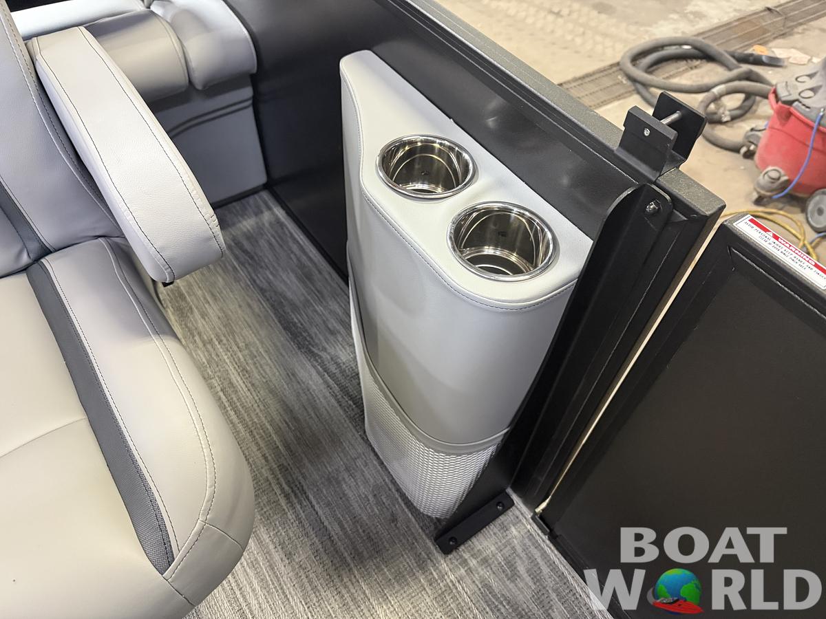 2026 Bentley Pontoons Legacy 220 QSB Swingback & 4-Stroke EFI