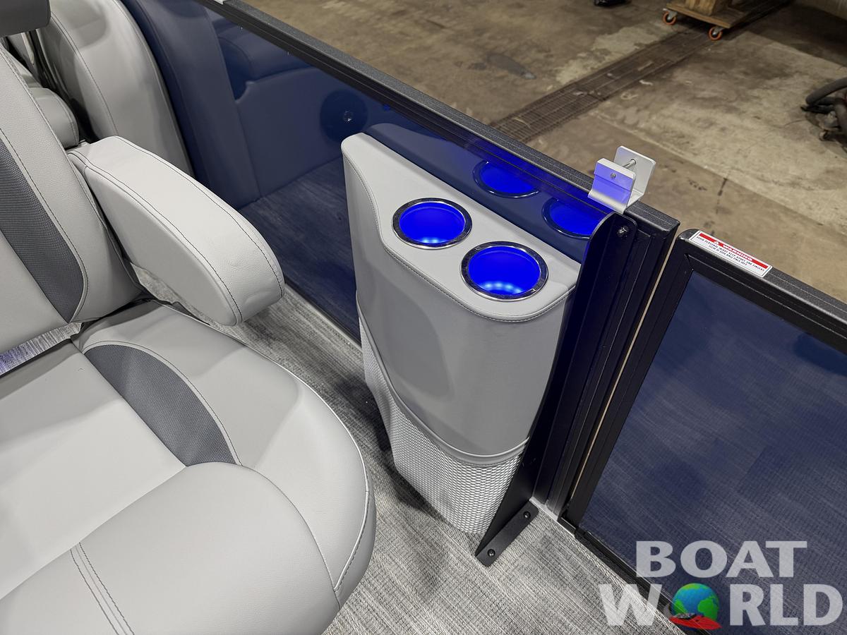 2026 Bentley Pontoons Legacy 223 Swingback Tritoon 