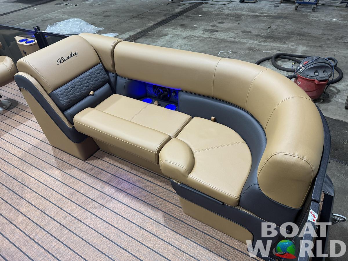 2026 Bentley Pontoons Elite 223 Swingback Tritoon & 200HP 