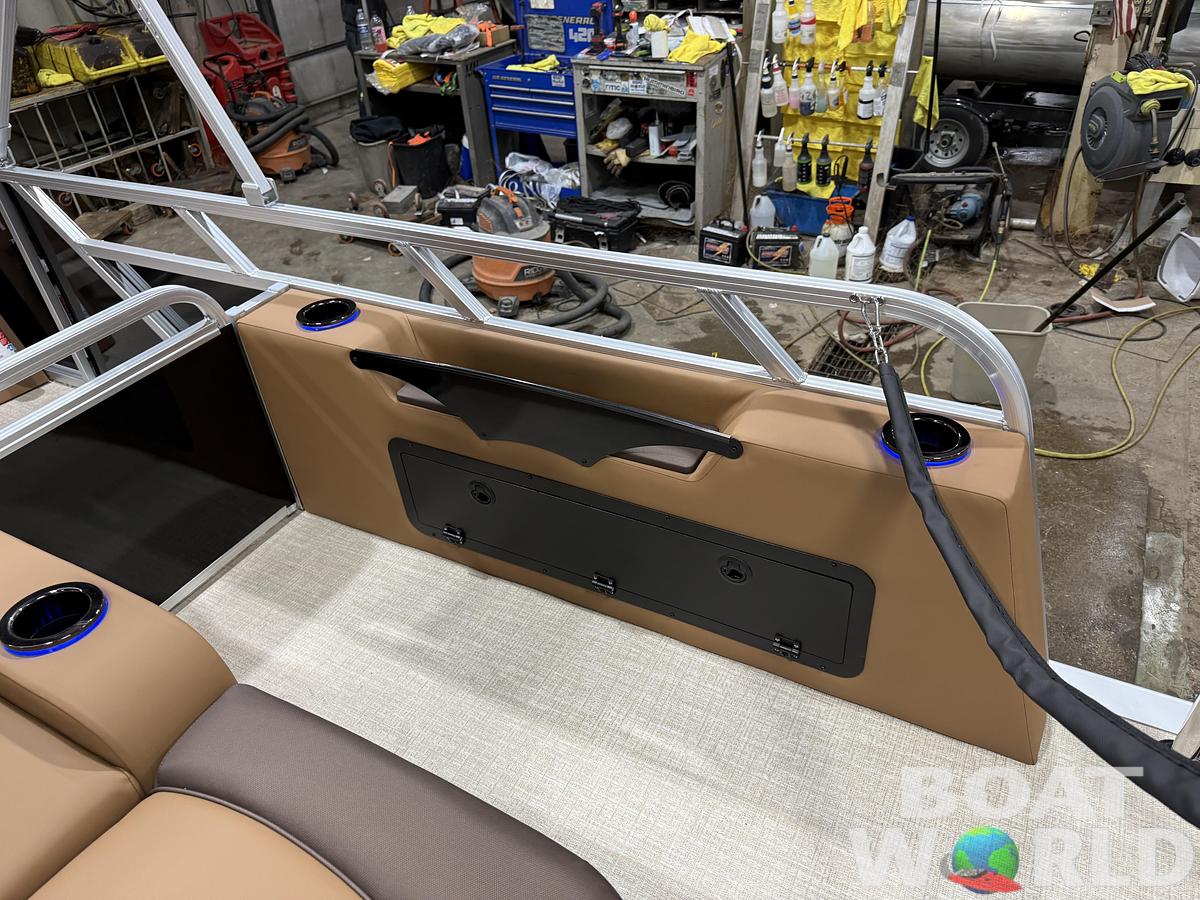 2027 Tahoe LTZ 2385 VRB SE Swingback Pontoon $41995