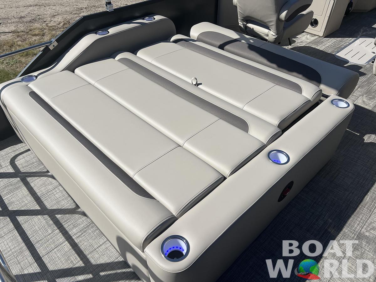 2026 Bentley Pontoons Legacy 223 Swingback Tritoon & Honda 4-Stroke EFI