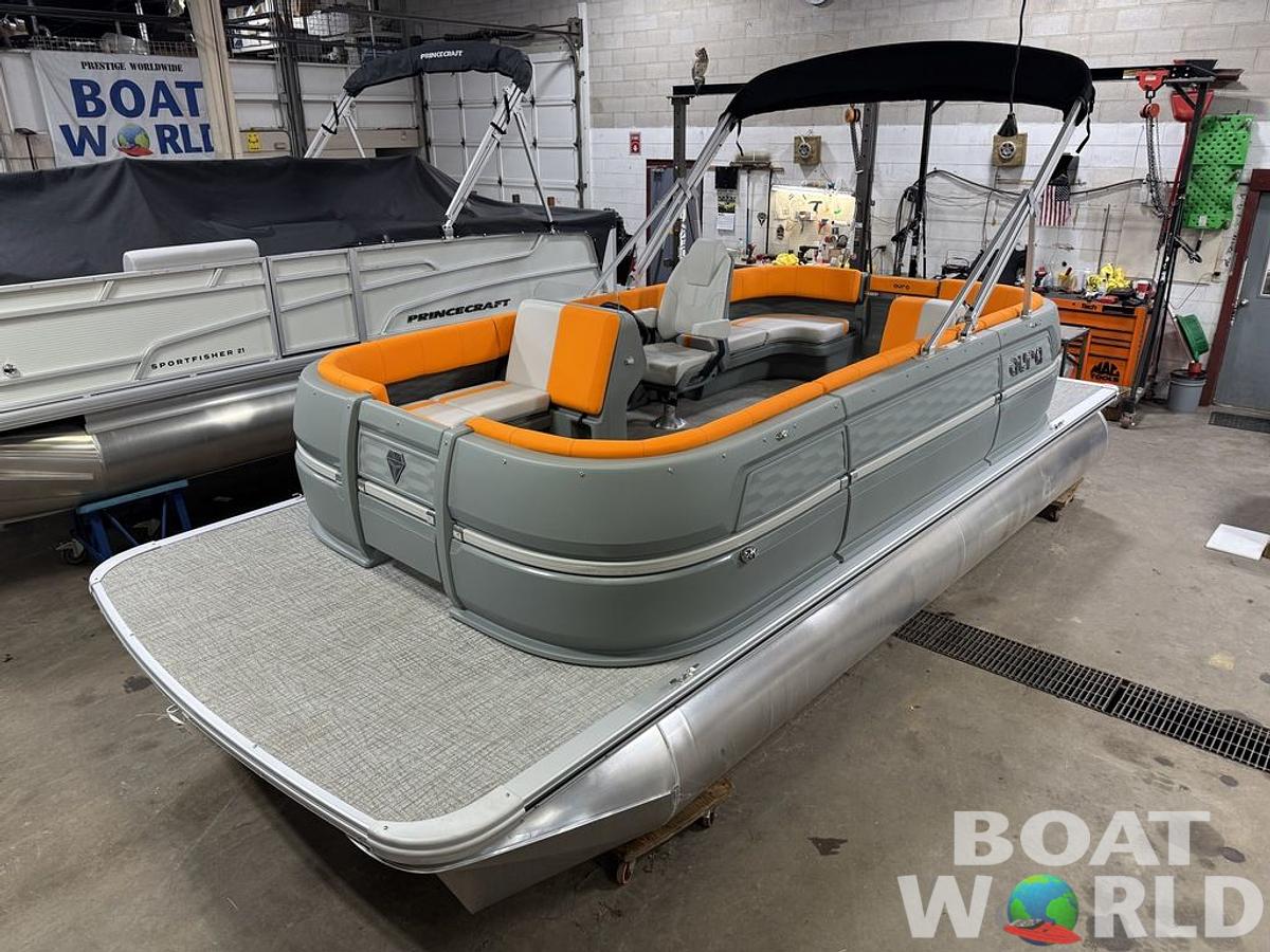 2025 Tahoe Pontoons Aura 2185 Quad Lounge & 90HP 4-Stroke EFI