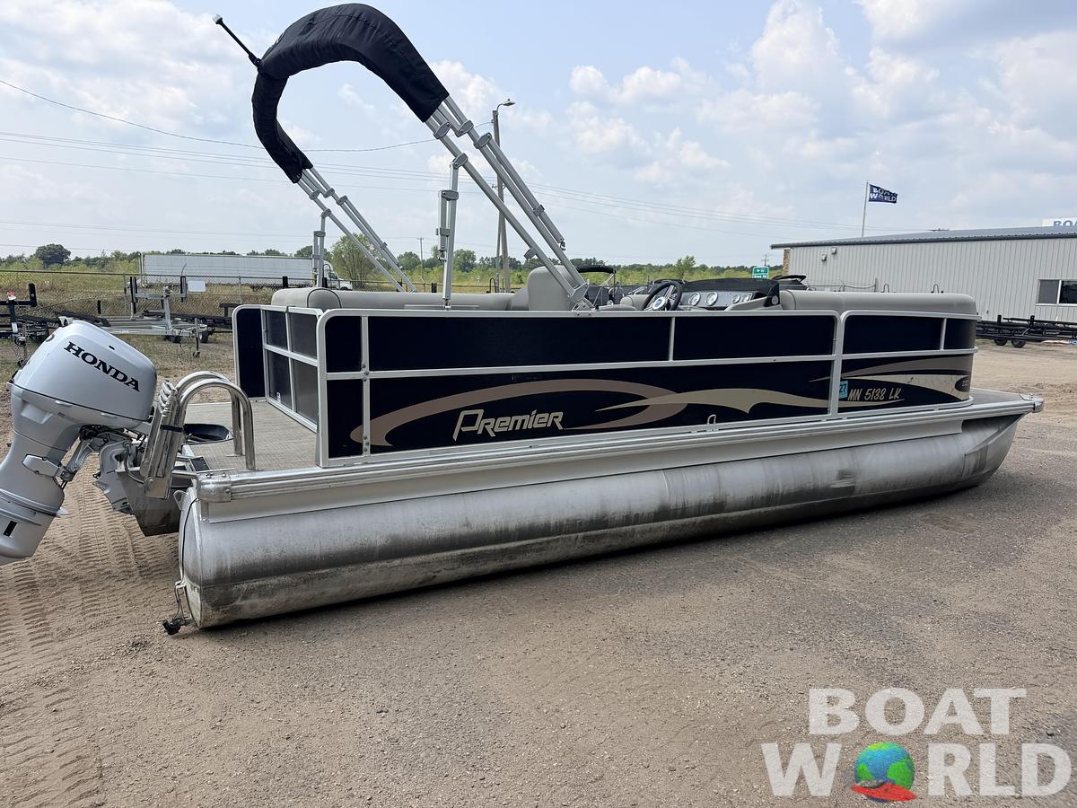 Used 2016 Premier 220 SunSpree & 50HP Honda 4Stroke -$24,995